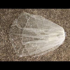 NWT Beaded Champagne Bridal Veil
